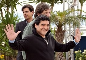 Karena Tevez, Maradona Dukung MU