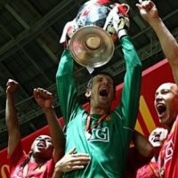 Van der Sar Pupus Luka dengan Jadi Juara