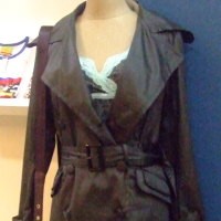 Tampil Lebih Chic dengan Trench Coat