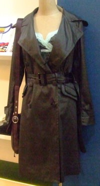 Tampil Lebih Chic dengan Trench Coat