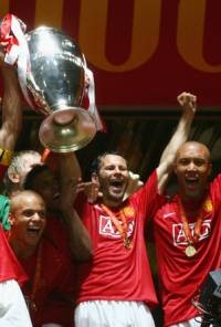MU Juara, Giggs Catat Sejarah