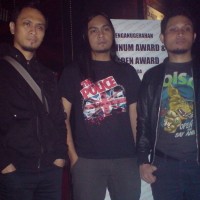 Andra & The Backbone Sepanggung dengan Simple Plan