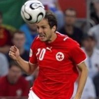 Demi Swiss, Mueller Kabur dari Lyon