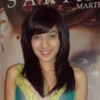 Dhini Aminarti Pede Tanpa Make up