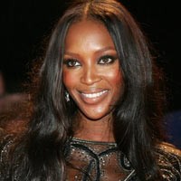 Naomi Campbell jadi Raksasa 9 Meter