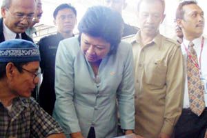 Mendag Tinjau BLT di Bandung