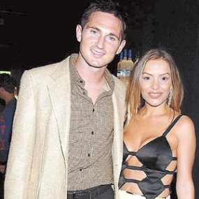 Lampard Berduaan, Tunangannya Lepas Cincin