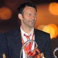 Giggs Dipersilakan Tinggal Selamanya 
