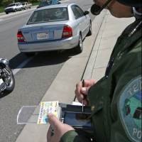 Dipersenjatai Komputer Genggam, Polisi Kelabakan