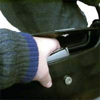 10 Jurus Amankan Ponsel dari Si Tangan Jahil