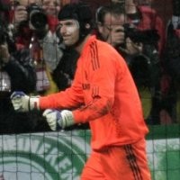 Cech Pakai Lensa Kontak Usai Cedera Kepala