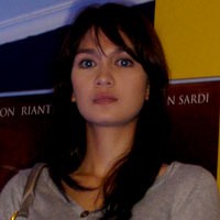 Ditanya Ariel, Luna Maya Kecut