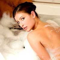 Mau Rileks? Buat Garam Mandi Ala Anda!