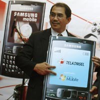 Telkomsel Suntik Microsoft ke Ponsel Samsung