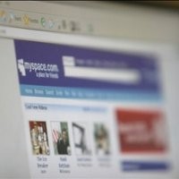 Guru Diminta Jauhi Situs Jejaring Sosial