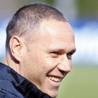 Bekerja, Bukan Berteman