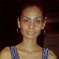 Caroline Zachrie Siap Layani Suami