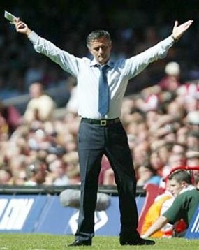 Mancio Dipecat? Kami Tunggu Mourinho!