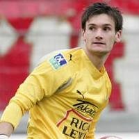 Coupet Keluar, Lloris Masuk