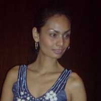 Rahasia Tubuh Ideal Caroline Zachrie
