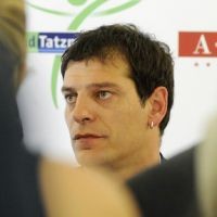 Bilic Bergantung Pada Tiga Pesulap