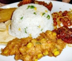 Kepincut Nasi Berkat