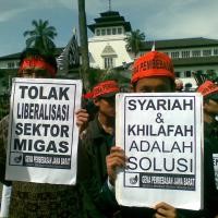 AMUK Tolak BBM Tanpa Anarkisme