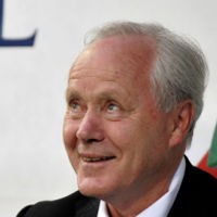 Istri Pelatih Pingsan, Latihan Ditunda