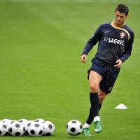 Becks & Ruudtje Boleh Pergi, tapi Tidak Ronaldo