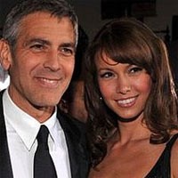 George Clooney Bikin Patah Hati