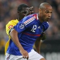 Bahagianya Henry Raih 100 Caps