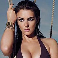 Elizabeth Hurley Kendalikan Bisnis dari Ranjang