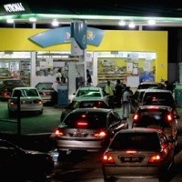 Malaysia Baru Jadi Net Oil Importir  Tahun 2014