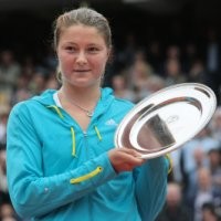 Safina Sebulan Kalahkan Dua Rangking Satu