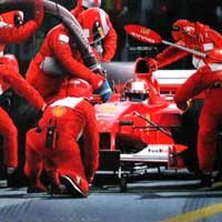 Mobil F1 Pun Berbahan Bakar Bensin