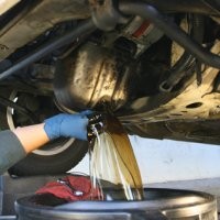 Pahami Mesin Melalui Oli