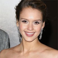 Nikah 3 Minggu, Jessica Alba Melahirkan 