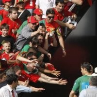 Latihan Portugal Dibanjiri Fans