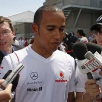 Hamilton Dihukum Penalti 10 Grid