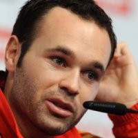 Iniesta Siap Tampil Usai Keracunan Makanan