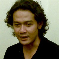 Takut Gigitan, Dwi Sasono Tunda Tambah Anak