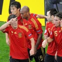 Matador Terkam Beruang Merah