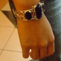 Perhiasan dari Batu Yang Terus Digemari