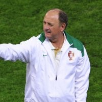 Scolari Resmi Tukangi Chelsea