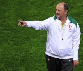 Scolari Resmi Tukangi Chelsea
