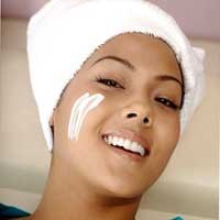 Atasi Kulit Berminyak dengan Lidah Buaya !