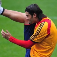 Italia Tertekan, Chivu Sesumbar Menang