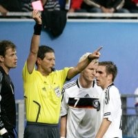 Kartu Merah Pertama untuk Schweinsteiger