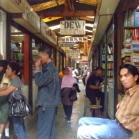 Berburu Buku Diskon di Pasar Buku Palasari