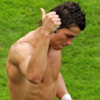 Silakan Minggir Dulu, Ronaldo